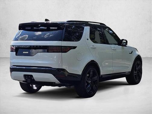 2025 Land Rover Discovery P360 Dynamic SE