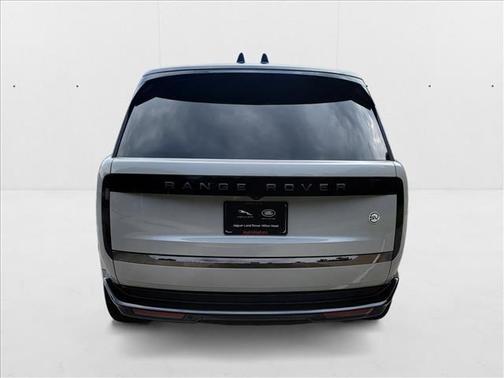 2025 Land Rover Range Rover P615 SV