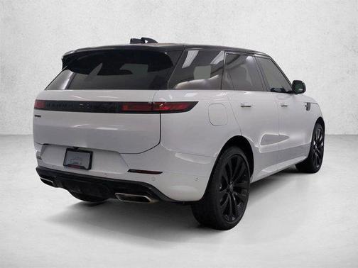 Fuji White 2025 Land Rover Range Rover Sport SE