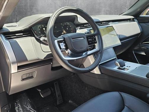 2025 Land Rover Range Rover P530 SE