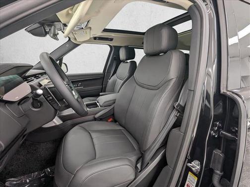 2025 Land Rover Range Rover P530 SE 7 Seat