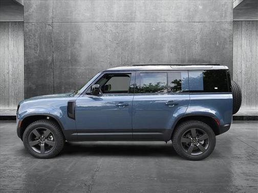 2025 Land Rover Defender 110 P300