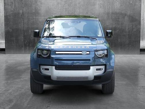 2025 Land Rover Defender 110 P300