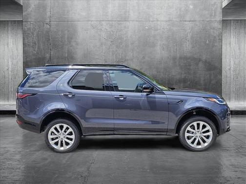 2024 Land Rover Discovery P300 Dynamic SE