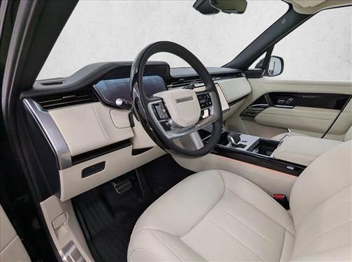 2025 Land Rover Range Rover P400 SE