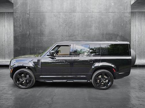 2025 Land Rover Defender 130 P400 X-Dynamic SE