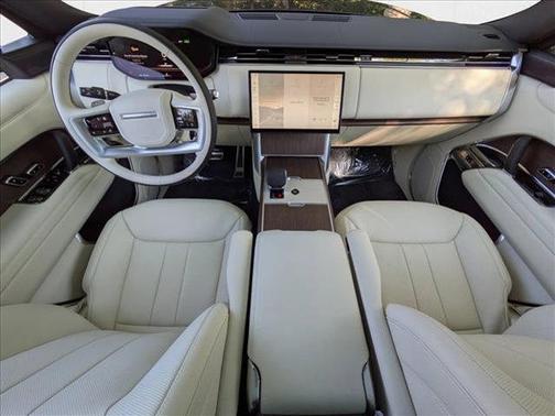 2025 Land Rover Range Rover P530 SE