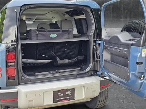 2024 Land Rover Defender 110 P300