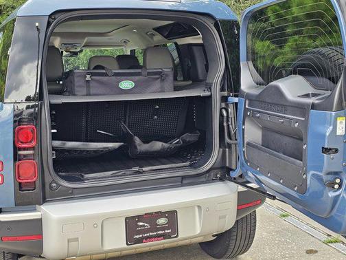 2024 Land Rover Defender 110 P300