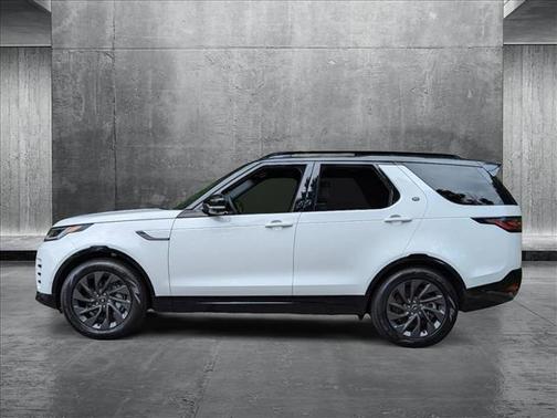 2024 Land Rover Discovery P300 Dynamic SE