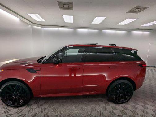 2026 Land Rover Range Rover Sport SE