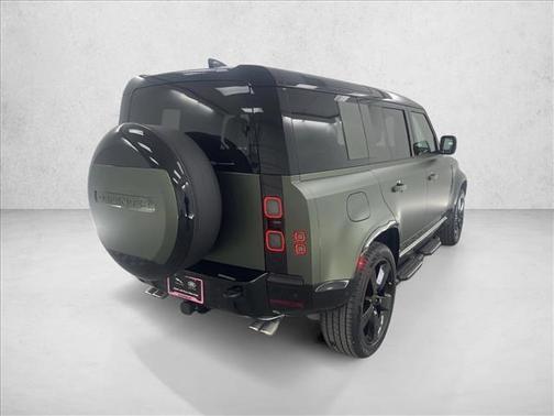 2026 Land Rover Defender P500 X-Dynamic SE