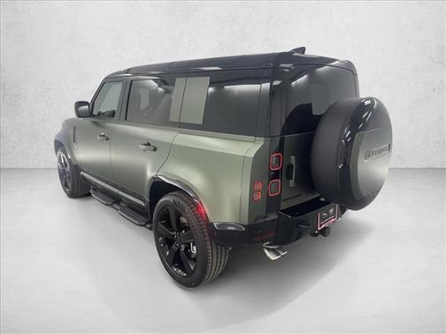 2026 Land Rover Defender P500 X-Dynamic SE