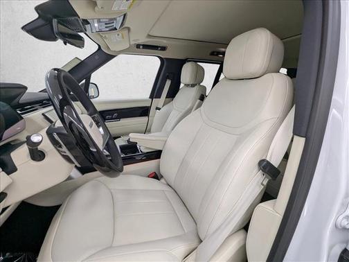2025 Land Rover Range Rover P530 SE