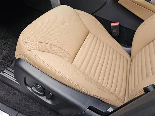 2025 Land Rover Discovery P360 Dynamic SE