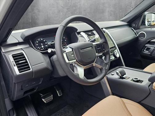 2025 Land Rover Discovery P360 Dynamic SE