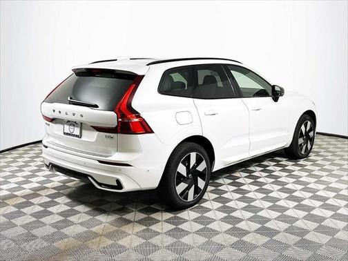 2025 Volvo XC60 Plug-In Hybrid Plus