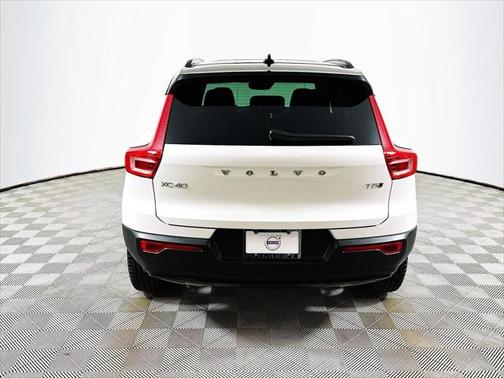 2021 Volvo XC40 T5 R-Design