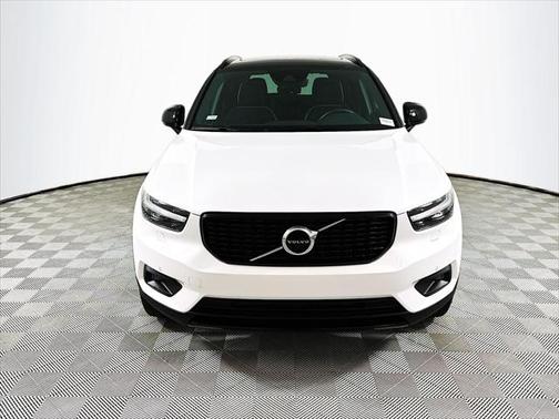 2021 Volvo XC40 T5 R-Design
