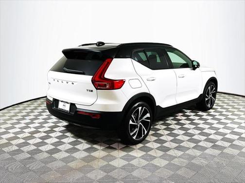 2021 Volvo XC40 T5 R-Design