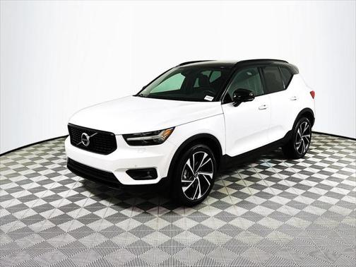 2021 Volvo XC40 T5 R-Design