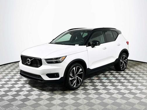 2021 Volvo XC40 T5 R-Design
