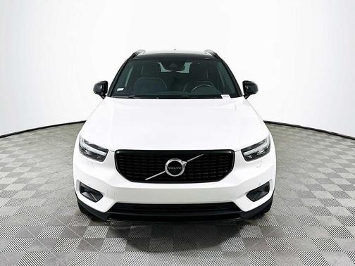 2021 Volvo XC40 T5 R-Design