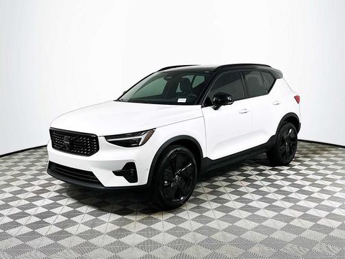 2026 Volvo XC40 Black Edition Ultra, B5 AWD Gas (mild hybrid)