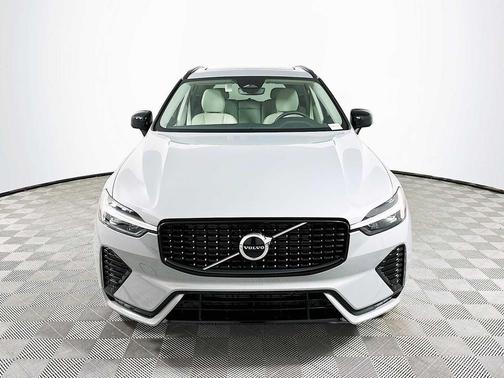 2025 Volvo XC60 B5 Core
