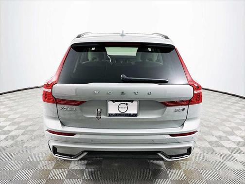 2025 Volvo XC60 B5 Core