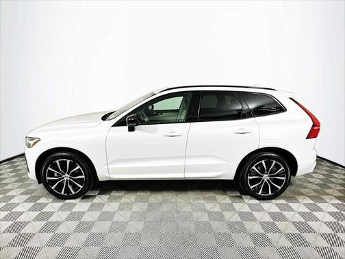 2023 Volvo XC60 B5 Plus Dark Theme