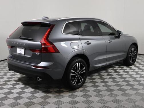 2021 Volvo XC60 T5 Momentum