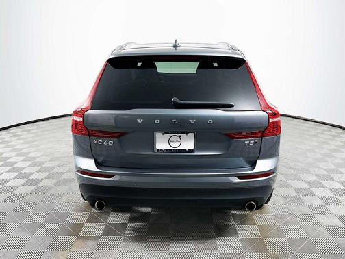 2021 Volvo XC60 T5 Momentum