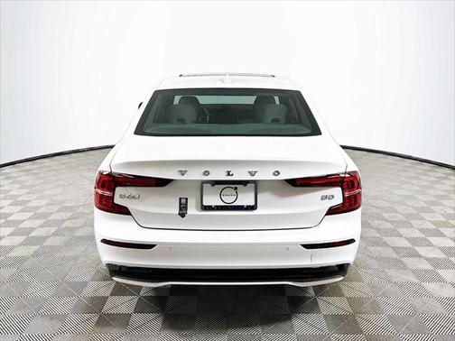 2024 Volvo S60 B5 Plus Dark Theme