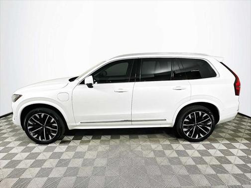 2025 Volvo XC90 Plug-In Hybrid T8 Ultra 7-Seater
