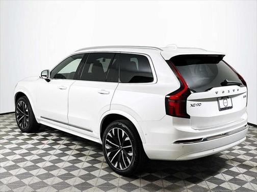 2025 Volvo XC90 B5 Plus 7-Seater