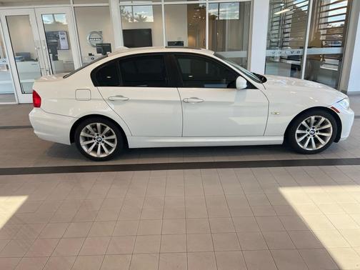2011 BMW 328 328i