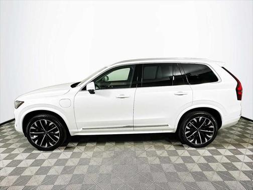 2025 Volvo XC90 Plug-In Hybrid T8 Plus 7-Seater