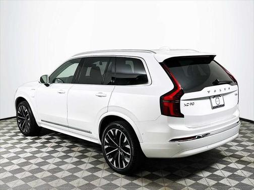 2025 Volvo XC90 Plug-In Hybrid T8 Plus 7-Seater