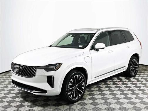 2025 Volvo XC90 Plug-In Hybrid T8 Plus 7-Seater