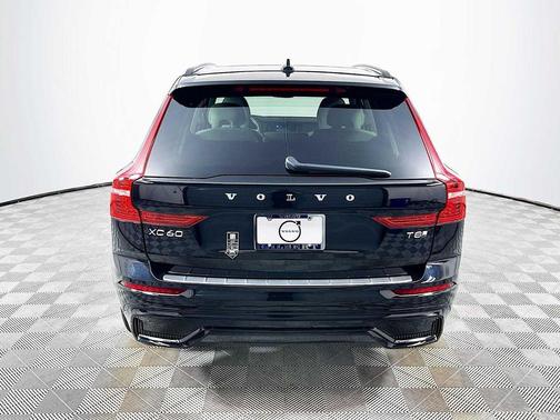 2025 Volvo XC60 Plug-In Hybrid T8 Plus