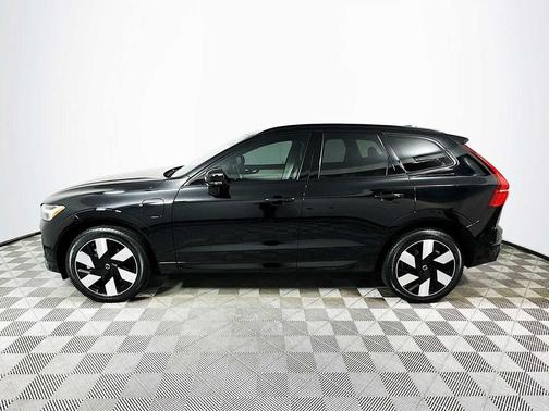 2025 Volvo XC60 Plug-In Hybrid T8 Plus