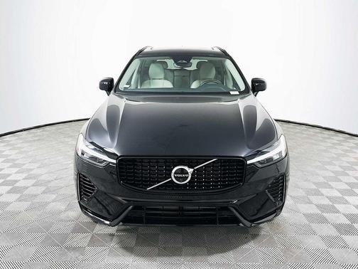 2025 Volvo XC60 Plug-In Hybrid T8 Plus