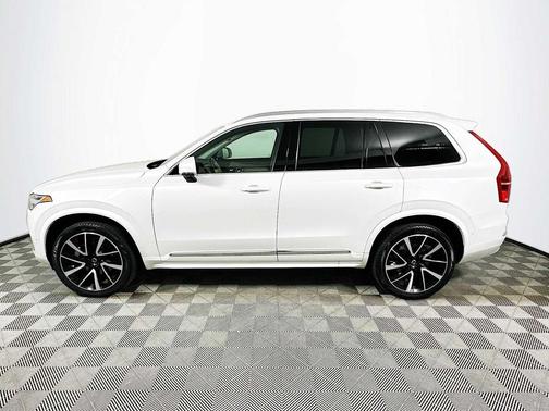 Crystal White Metallic 2023 Volvo XC90 B5 Plus