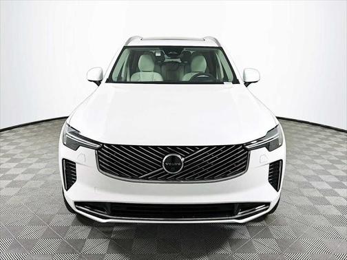 2025 Volvo XC90 B6 Ultra
