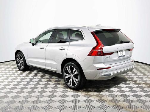 2022 Volvo XC60 B5 Inscription