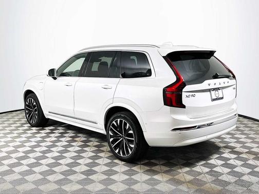 2026 Volvo XC90 Plug-In Hybrid T8 Plus 7-Seater