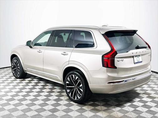 2025 Volvo XC90 B5 Core