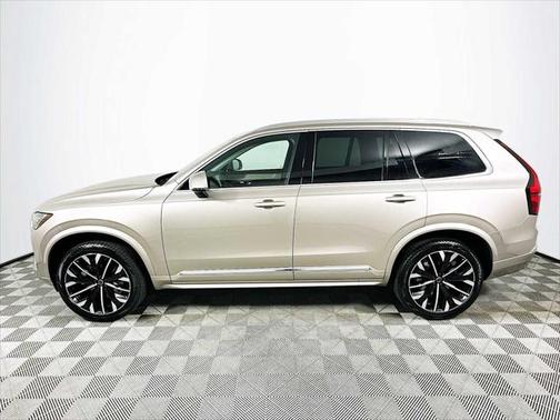 2025 Volvo XC90 B5 Core