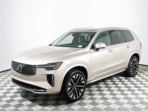 2025 Volvo XC90 B5 Core